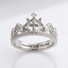 BAGUE EN ARGENT COURONNÉE AVEC SON AMOUR