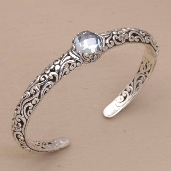Bracelet vintage ouvert en argent avec zirconiums