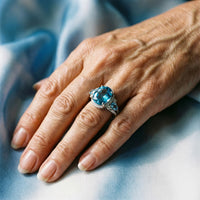 Bague vintage en argent avec cristal bleu