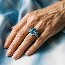 Bague vintage en argent avec cristal bleu
