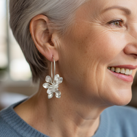 Boucles d'oreilles vintage en argent avec fleurs irrégulières