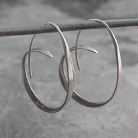 Boucles d'oreilles grandes en spirale avec cercle