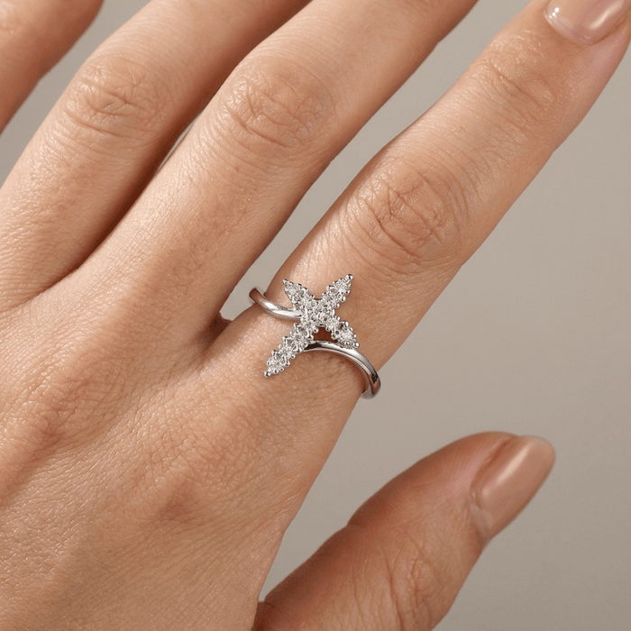 Bague Croix En Argent Couverte De Zircon